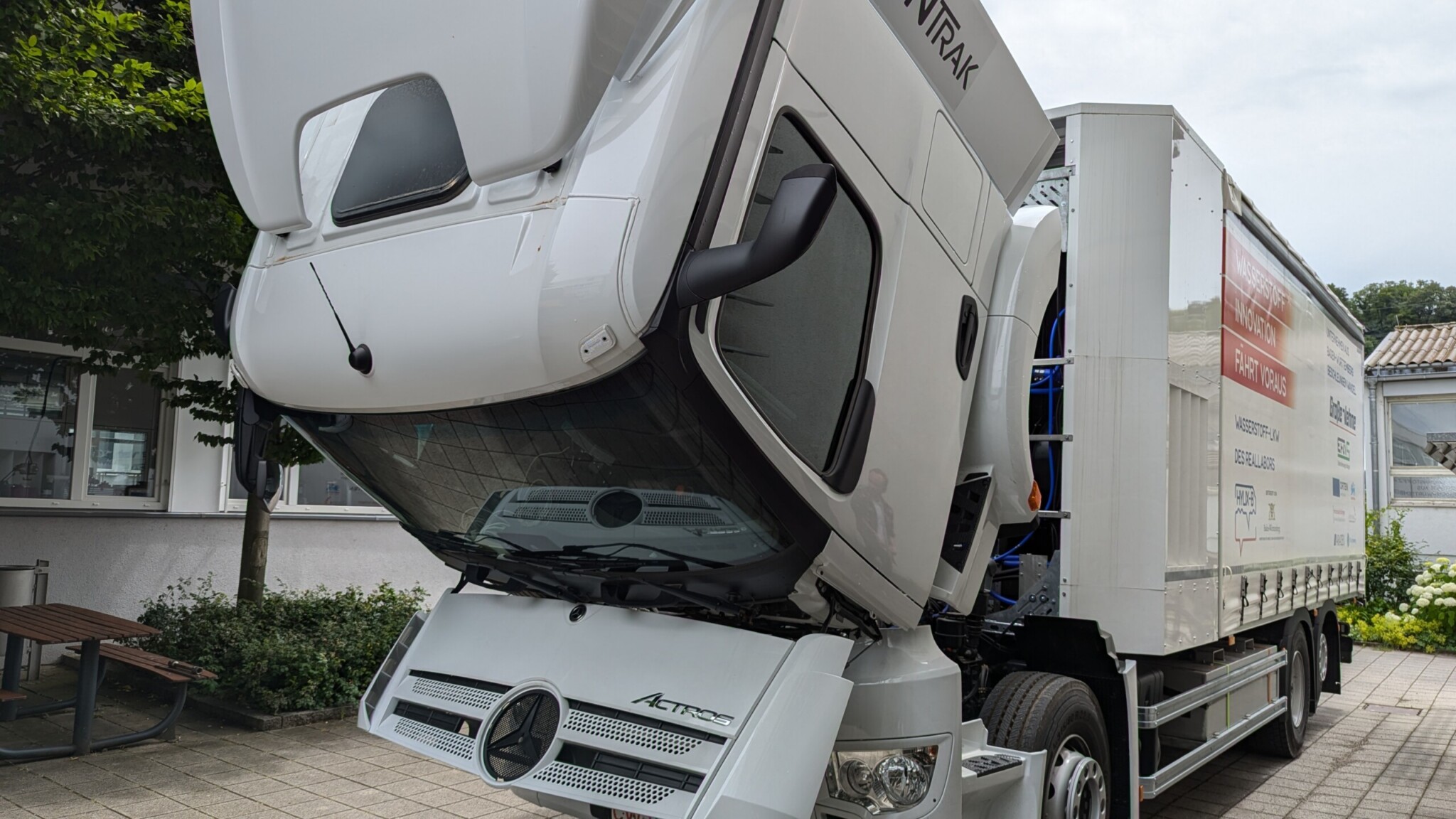 Bundesförderung für Wasserstoff-Tankstellen und Nutzfahrzeuge